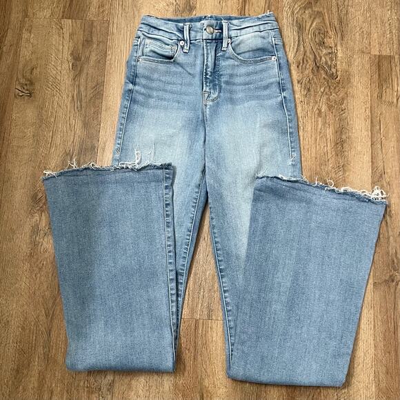 Good American Sky Blue Flare Jeans - Picture 8 of 11